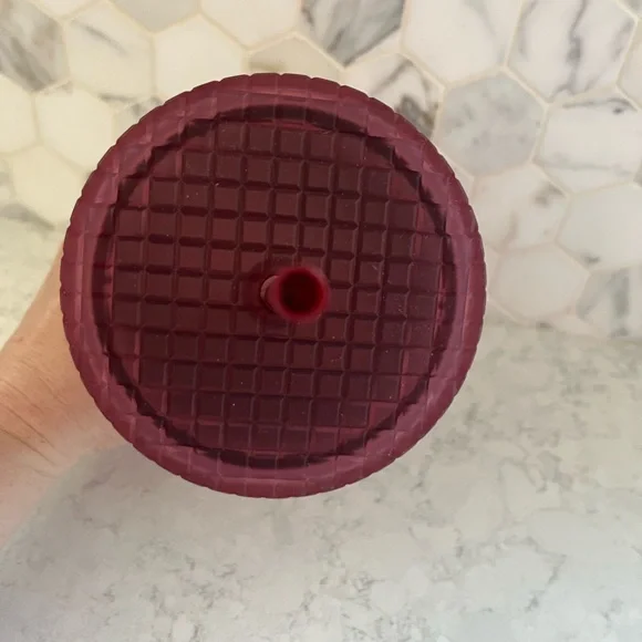 Starbucks Fall 2023 Maroon Wine Soft Touch Grid 24oz Tumbler - Picture 6 of 7